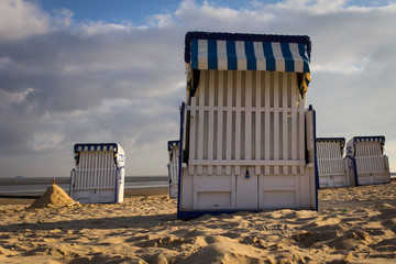 Weiße Strandkörbe in Duhnen