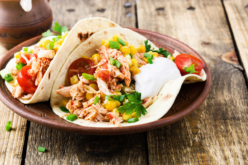 Slow cooker chicken taco with corn