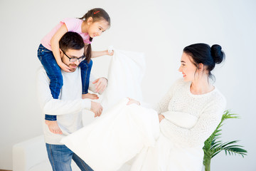 Fototapeta premium Family pillow fight