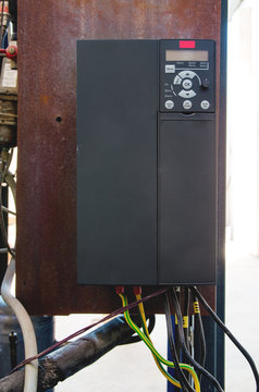 Variable speed drive inverter converter, unit for voltage stabilization