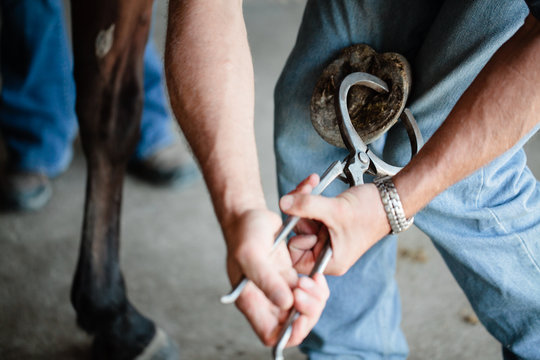 Man hoof testing