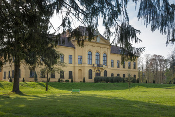 Fototapeta na wymiar baroque hunting castle Eckartsau, Austria