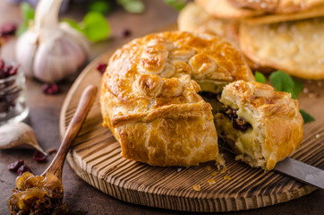 Puff pastry stuffed by camembert