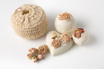 Bomb salt bath decorated with dried roses
