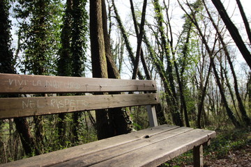 Panchina con citazione