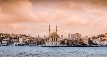 Fototapeta na wymiar Ortakoy Mosque (Mosque of Sultan Abdulmecid) on the Bosphorus in Istanbul, Turkey