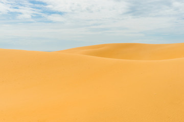 Fototapeta na wymiar sand dune sky