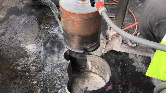 Kernbohrung durch eine Geb&auml;udedecke