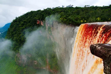 Fototapeten Kaieteur waterfall, one of the tallest falls in the world, potaro river, Guyana © homocosmicos