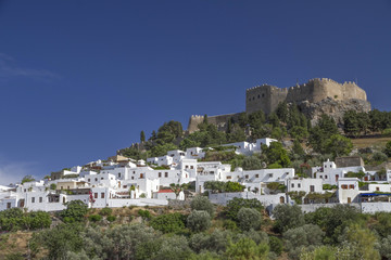 Fototapeta na wymiar Hameau traditionnel / Lindos / Acropole / Rhodes / Grèce / Site classé UNESCO