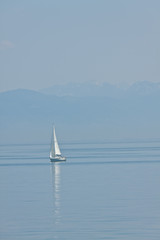 Obraz premium Sailing in the blue 