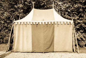 old tent © fottoo
