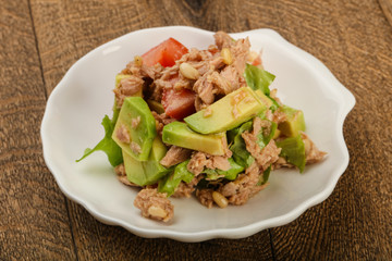Tuna and avocado salad