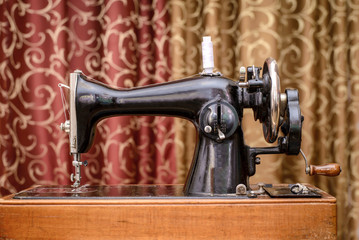 The old black sewing machine