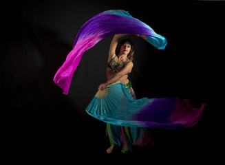 Obraz premium Bailarina de la danza oriental o del vientre