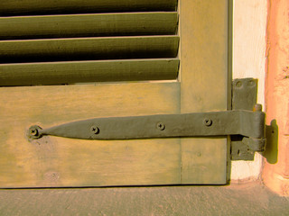 Shutter and hinge