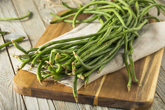 Raw Green Organic Chinese Long Beans