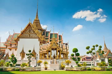 Foto op Plexiglas Traditional Thai architecture, Grand Palace Bangkok or Wat Phrasrirattana Sasadaram (Wat Phra Kaeo),Thailand © Alexander Demyanenko
