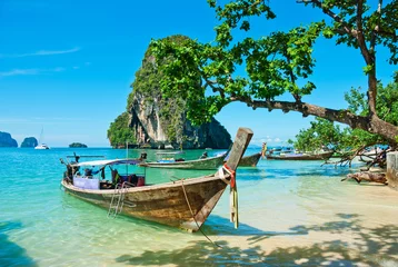 Foto op Canvas Tropical beach, traditional long tail boats, Andaman Sea, Thailand © Alexander Demyanenko