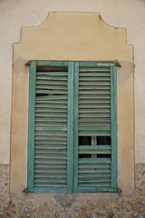 Fototapeta na wymiar Fenster einer Finca - Mallorca