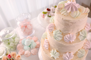 Obraz na płótnie Canvas Tasty cake and sweets served on table