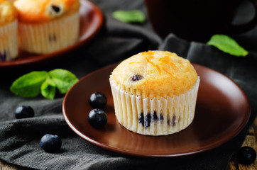 Blueberry muffins with lemon glaze