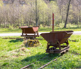 Tresinen vor dem Bergwerk