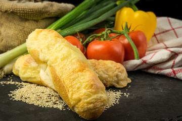 Käselaugenstange mit Dekoration 