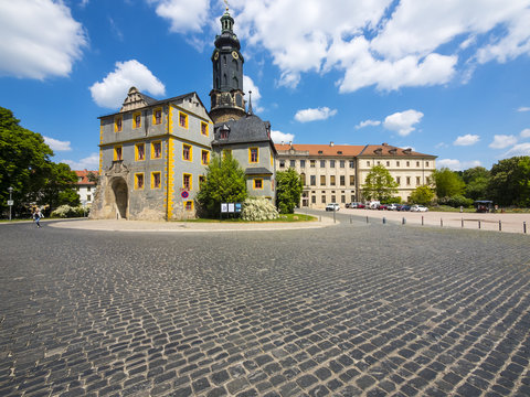 Deutschland, Th&uuml;ringen, Weimar, Altstadt von Weimar, Gr&uuml;ner Markt mit Blick auf das Statdschloss Weimar