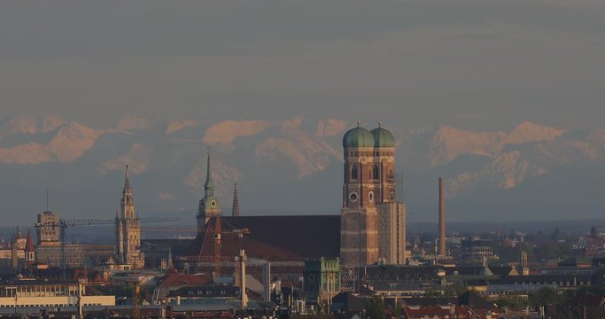 M&uuml;nchen Alpen Panorama/Skyline