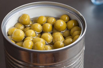 tin can with green peas
