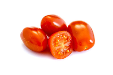 Romatomaten Roma-Tomaten isoliert freigestellt auf weißen Hintergrund, Freisteller

