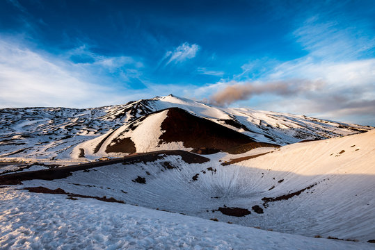 Krater wulkan Etna wŁOCHY