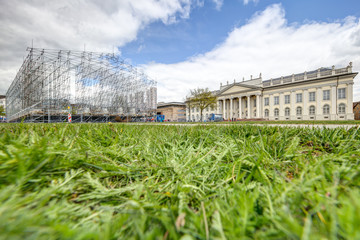 Aufbau Parthenon der Bücher mit Fridericianum Bodenbild