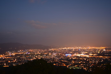 Fototapeta na wymiar Linz at night