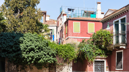 Fototapeta na wymiar residential houses in Castello district in Venice