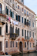 Fototapeta na wymiar living house on waterfront in Venice city