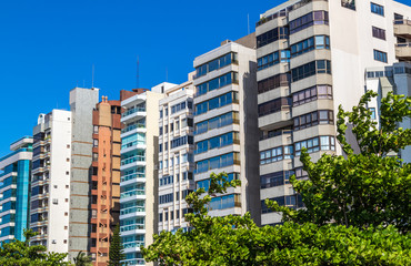 Pr&eacute;dio de apartamentos.