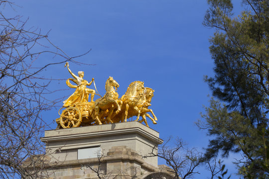 Golden statue of a chariot