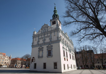 Fototapeta na wymiar Ratusz w Chełmnie, wzniesiony w końcu XIII wieku, będący jednym z najcenniejszych zabytków polskiego renesansu, Polska 