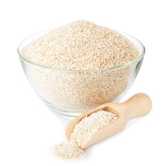 bran in glass bowl with wooden scoop