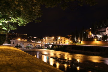Fototapeta na wymiar Blick über die Etsch in Verona