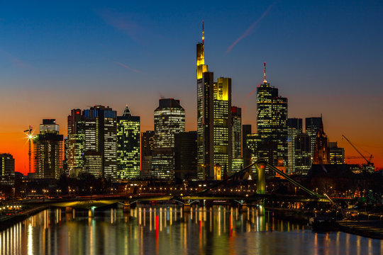 Abend-Sonne in Frankfurt am Main  Skyline