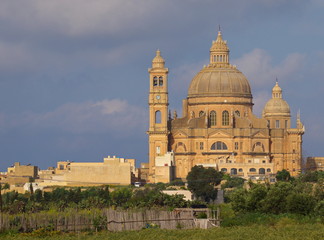 Fototapeta na wymiar Die Kirche von Xewkija auf Gozo / Malta