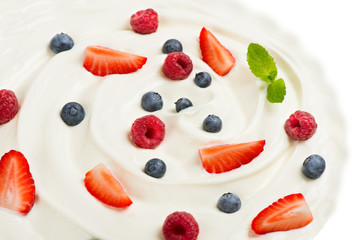  Greek yogurt and fresh berries