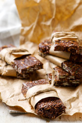No-Cook Choco Oat Bars