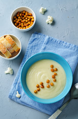 Cauliflower potato soup with roasted chickpeas