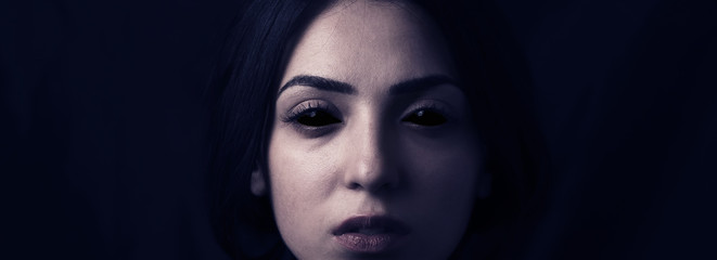 black eyes woman for vampire style