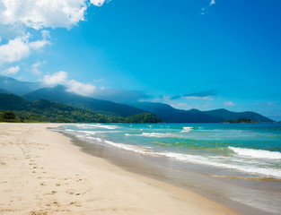 Fototapeta na wymiar Ocean beach and blue sky in Brazil