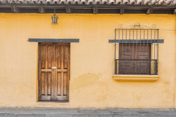 Fototapeta na wymiar Architectural detail at the colonial house in Antigua Guatemala.